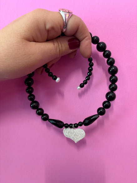 INCANTEVOLE  Chocker flessibile  in onice con cuore argento  pavé zirconi