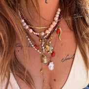 Collezione mediterranea - Collana perla coltivata barocca e corallo naturale
