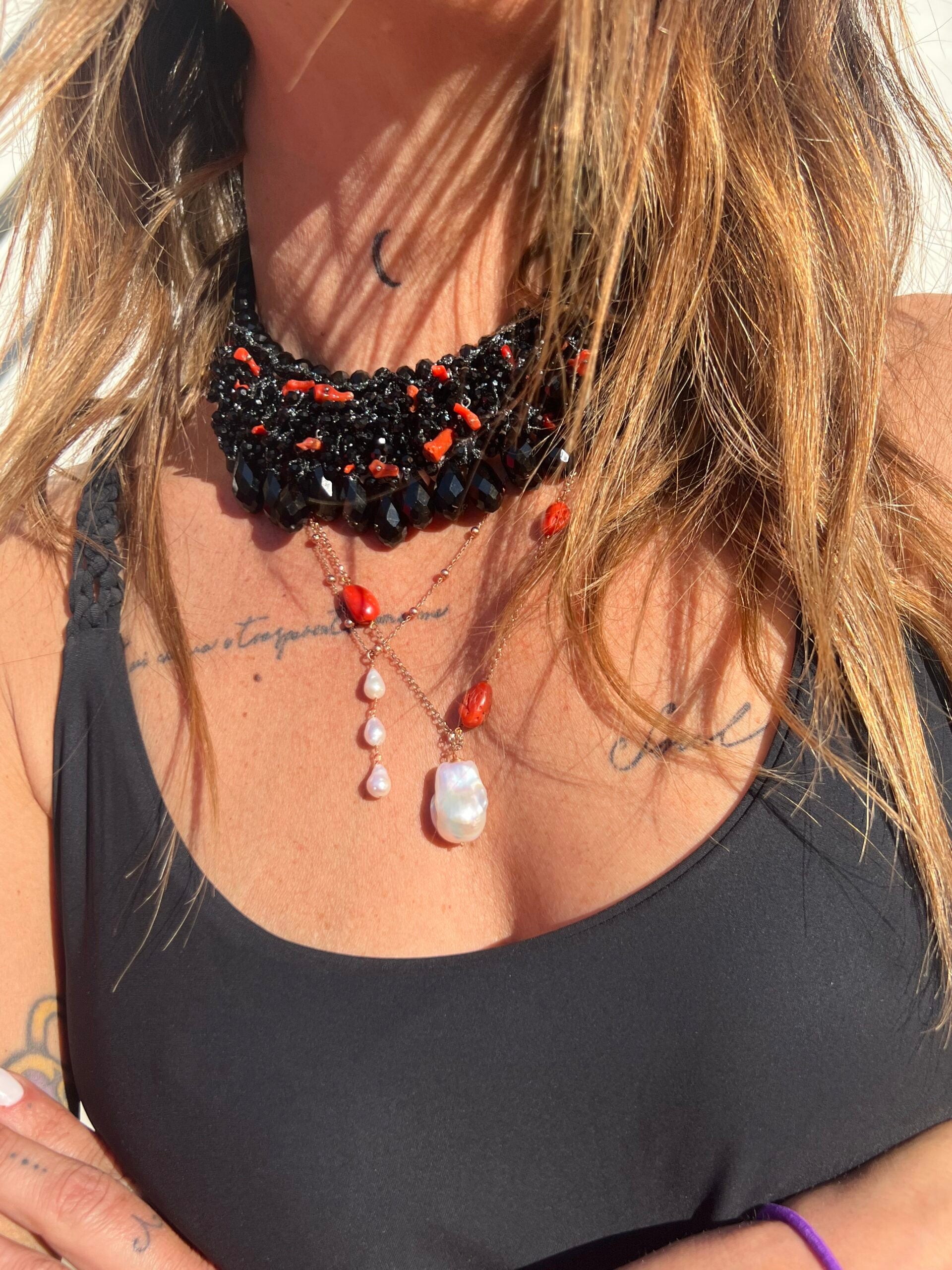 Collezione mediterranea - Collana perla coltivata barocca e corallo naturale