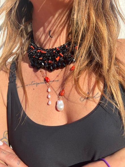 Collezione mediterranea - Collana perla coltivata barocca e corallo naturale