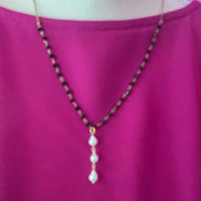 Deliziosa – Collana rosario nero con pendente 3 perle in argento 925 gold