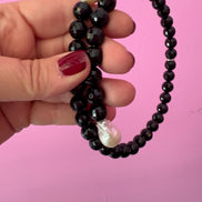 INCANTEVOLE -  Chocker flessibile  contrarié di onice e perle barocche  bianche