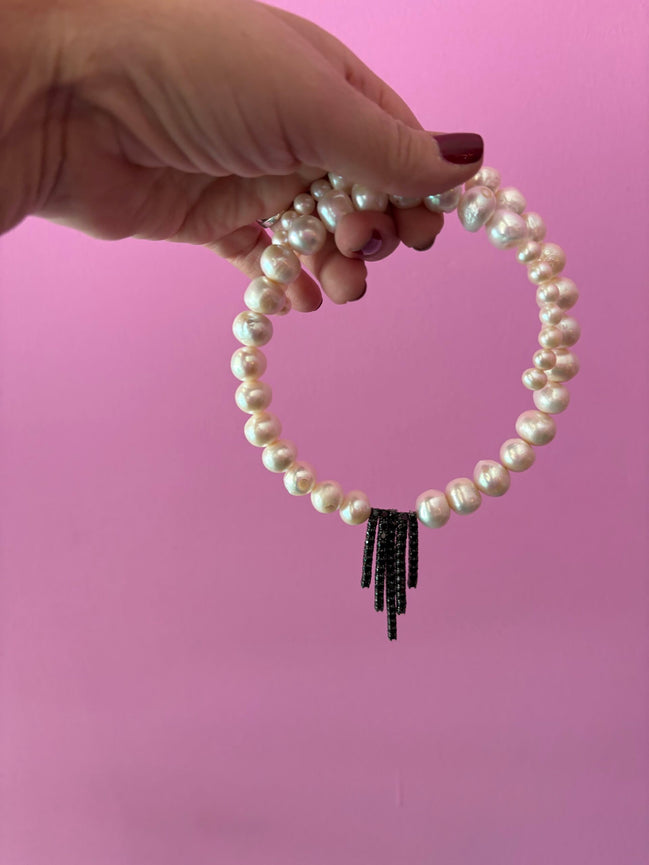 INCANTEVOLE -  Chocker flessibile  di perle semiround con  Cascata di tennis argento  black