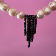 INCANTEVOLE -  Chocker flessibile  di perle semiround con  Cascata di tennis argento  black