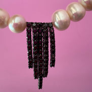 INCANTEVOLE -  Chocker flessibile  di perle semiround con  Cascata di tennis argento  black