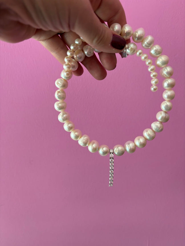 INCANTEVOLE -  Chocker flessibile  perle coltivate  con pendente   tennis argento