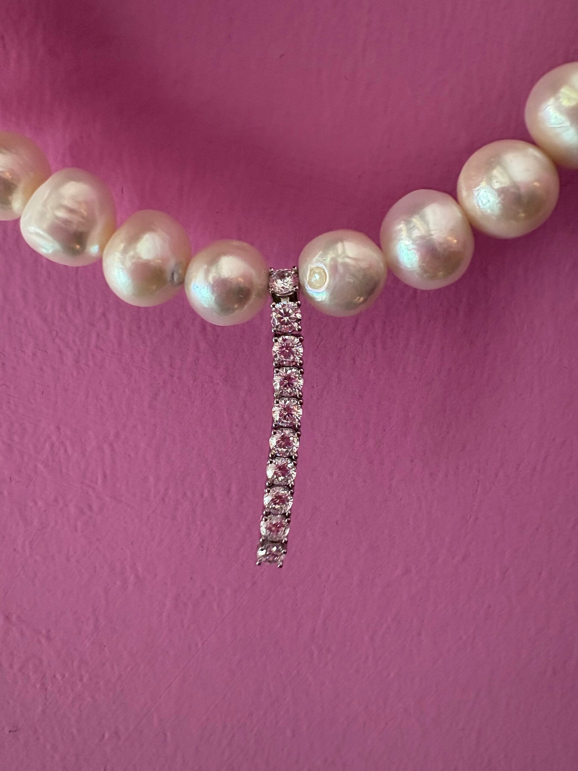 INCANTEVOLE -  Chocker flessibile  perle coltivate  con pendente   tennis argento