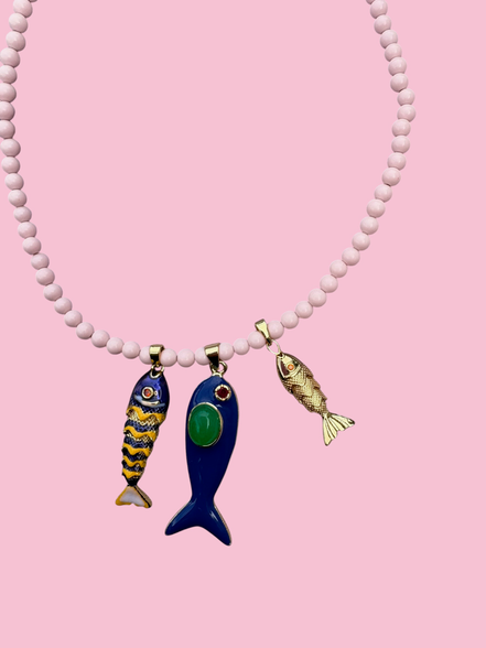 Collana POISSONS - Corallo rosa  mm 6 - chiusura argento 925 - cm 40  chrams pesciolini