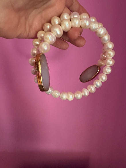 INCANTEVOLE -  Chocker  contrarié   perle coltivate grandi con terminali ovali agata e gold