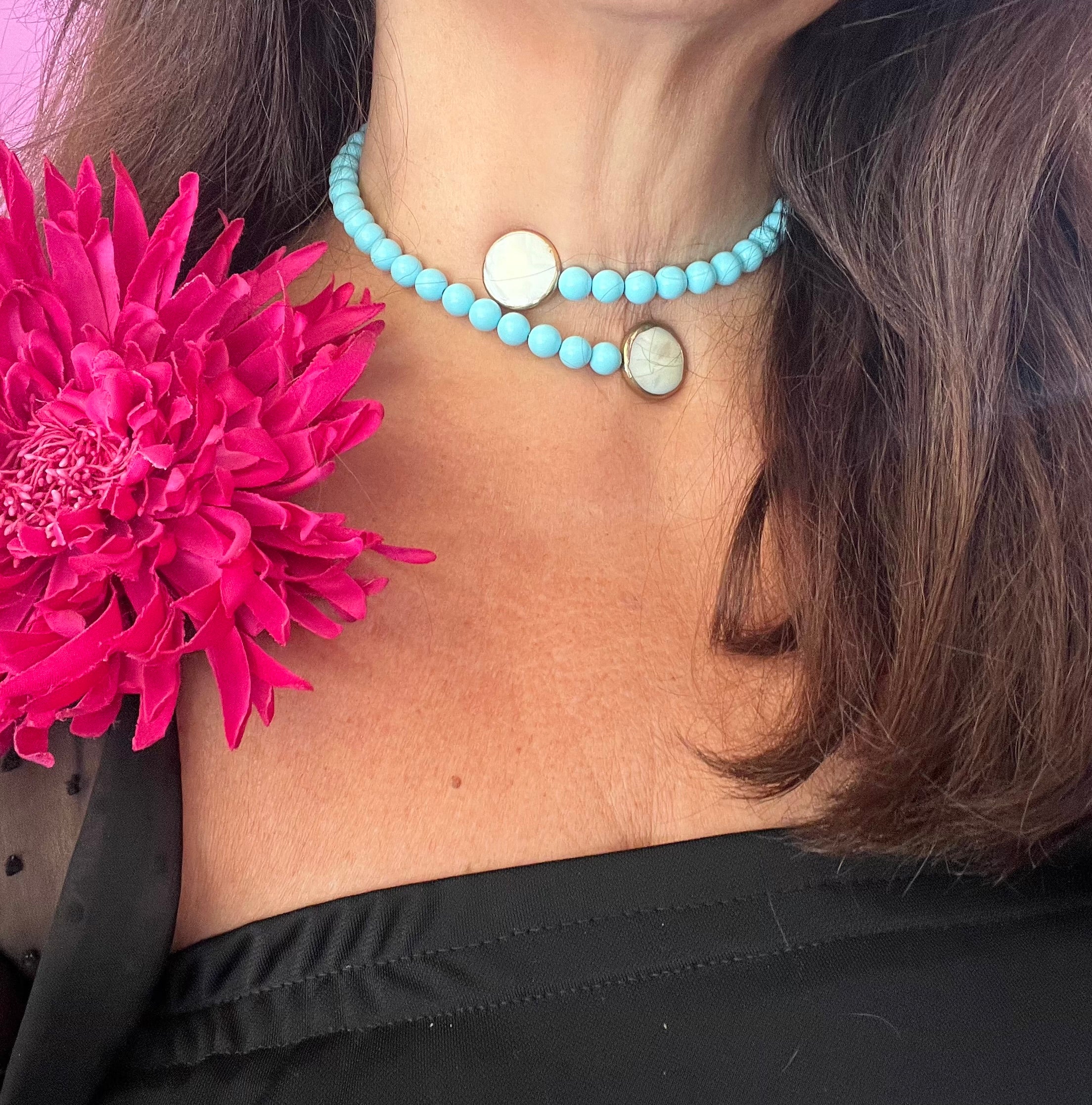 INCANTEVOLE -  OCEANO Chocker flessibile contrarié  turchese  0,8 con terminali madreperla