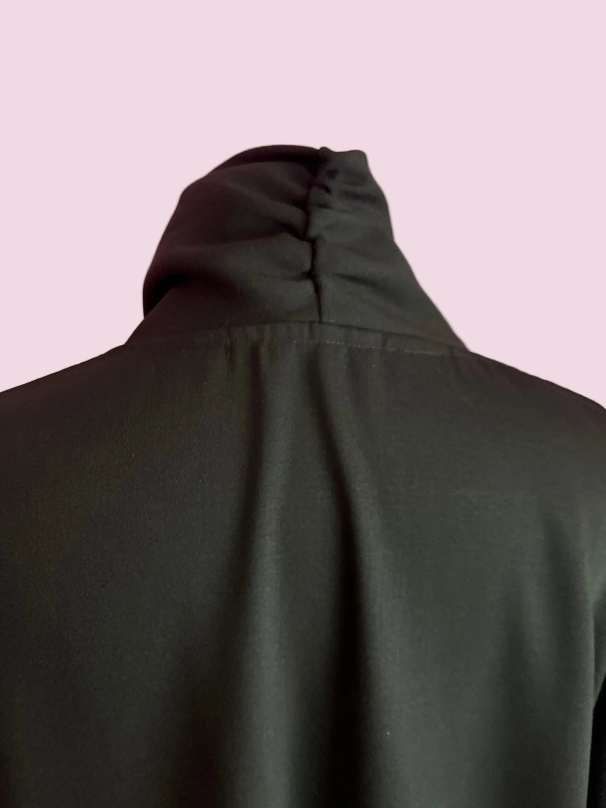 VERSAILLES - Übergangsjacke aus 100 % Wollfoulé in Schwarz mit Posamentenmanschetten