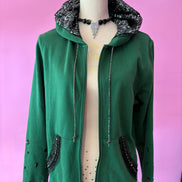 Felpa Gioiello : Felpa verde Oversize con Ricami in Paillettes e Cristalli – Lusso Couture
