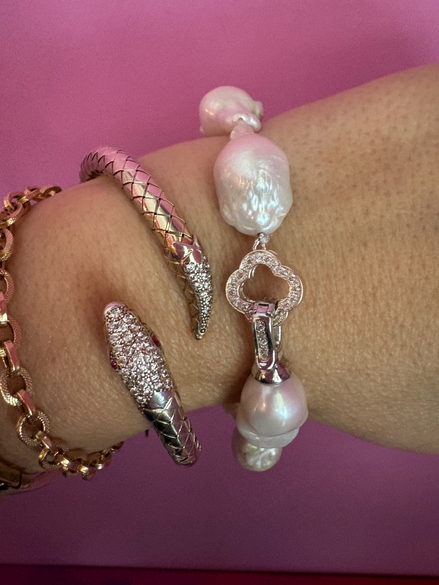 Bracciale Madeleine -  grandi perle barocche chiusura gioiello