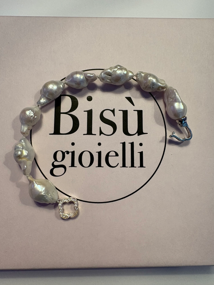 Bracciale Madeleine -  grandi perle barocche chiusura gioiello