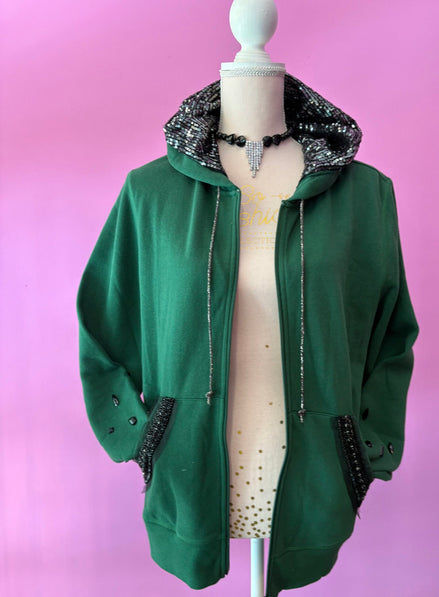 Felpa Gioiello : Felpa verde Oversize con Ricami in Paillettes e Cristalli – Lusso Couture