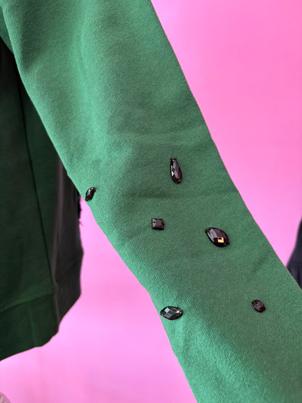 Felpa Gioiello : Felpa verde Oversize con Ricami in Paillettes e Cristalli – Lusso Couture