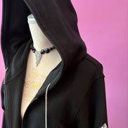Felpa lunga Gioiello : cappottino Oversize nero con Ricami in Paillettes e Cristalli – Lusso Couture