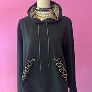 Felpa Gioiello : Felpa nera Oversize con Ricami in Paillettes e Cristalli – Lusso Couture