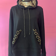 Felpa Gioiello : Felpa nera Oversize con Ricami in Paillettes e Cristalli – Lusso Couture