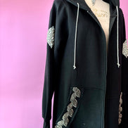 Felpa lunga Gioiello : cappottino Oversize nero con Ricami in Paillettes e Cristalli – Lusso Couture