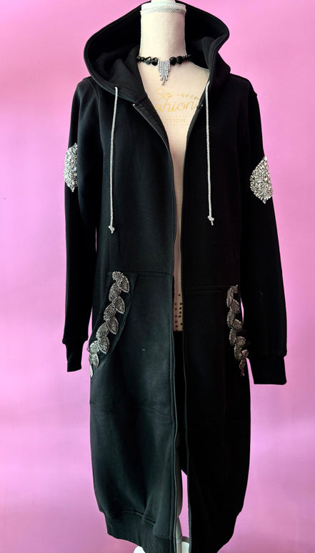 Felpa lunga Gioiello : cappottino Oversize nero con Ricami in Paillettes e Cristalli – Lusso Couture
