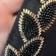 Felpa Gioiello : Felpa nera Oversize con Ricami in Paillettes e Cristalli – Lusso Couture