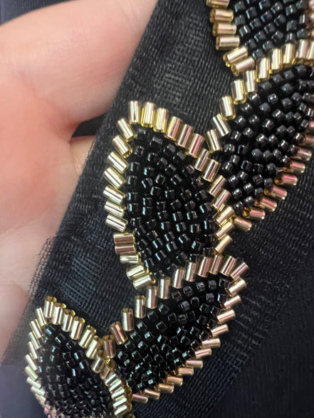 Felpa Gioiello : Felpa nera Oversize con Ricami in Paillettes e Cristalli – Lusso Couture