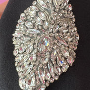Felpa lunga Gioiello : cappottino Oversize nero con Ricami in Paillettes e Cristalli – Lusso Couture