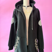 Felpa lunga Gioiello : cappottino Oversize nero con Ricami in Paillettes e Cristalli – Lusso Couture
