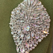Felpa lunga Gioiello : cappottino Oversize verde con Ricami in Paillettes e Cristalli – Lusso Couture