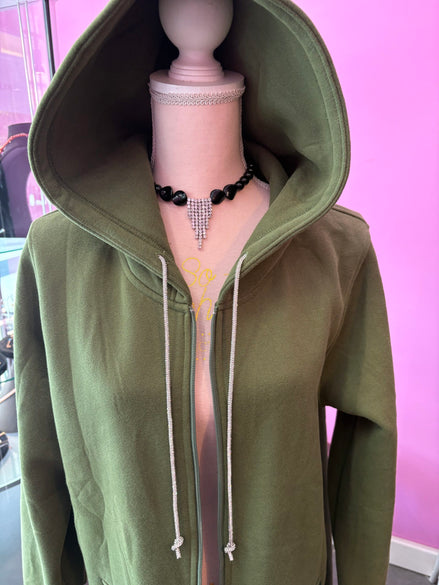 Felpa lunga Gioiello : cappottino Oversize verde con Ricami in Paillettes e Cristalli – Lusso Couture
