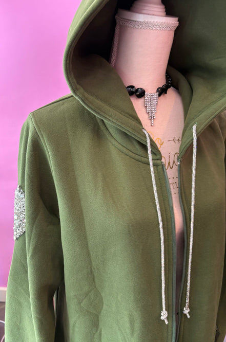 Felpa lunga Gioiello : cappottino Oversize verde con Ricami in Paillettes e Cristalli – Lusso Couture
