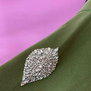 Felpa lunga Gioiello : cappottino Oversize verde con Ricami in Paillettes e Cristalli – Lusso Couture
