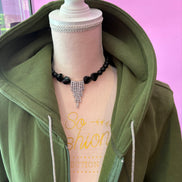Felpa lunga Gioiello : cappottino Oversize verde con Ricami in Paillettes e Cristalli – Lusso Couture