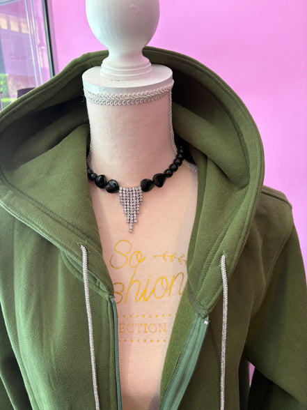 Felpa lunga Gioiello : cappottino Oversize verde con Ricami in Paillettes e Cristalli – Lusso Couture