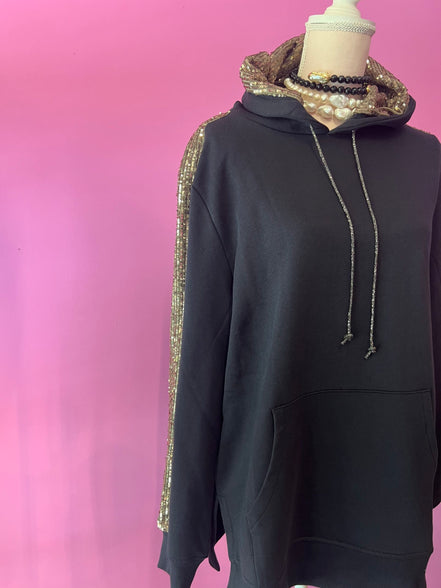 Felpa Gioiello : Felpa nera-oro Oversize con Ricami in Paillettes e Cristalli – Lusso Couture