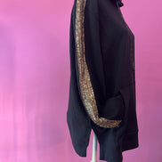 Felpa Gioiello : Felpa nera-oro Oversize con Ricami in Paillettes e Cristalli – Lusso Couture