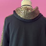 Felpa Gioiello : Felpa nera-oro Oversize con Ricami in Paillettes e Cristalli – Lusso Couture