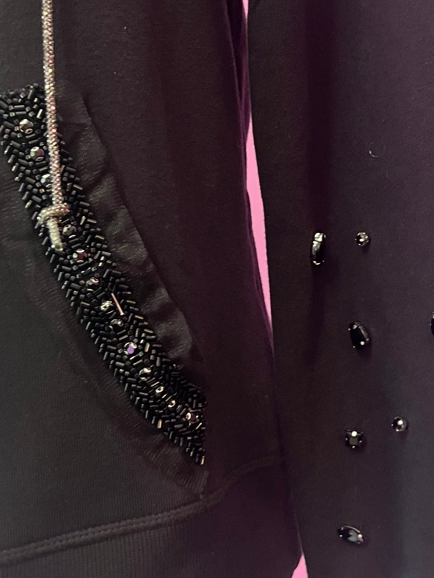 Felpa Gioiello : Felpa nera Oversize con Ricami in Paillettes e Cristalli – Lusso Couture
