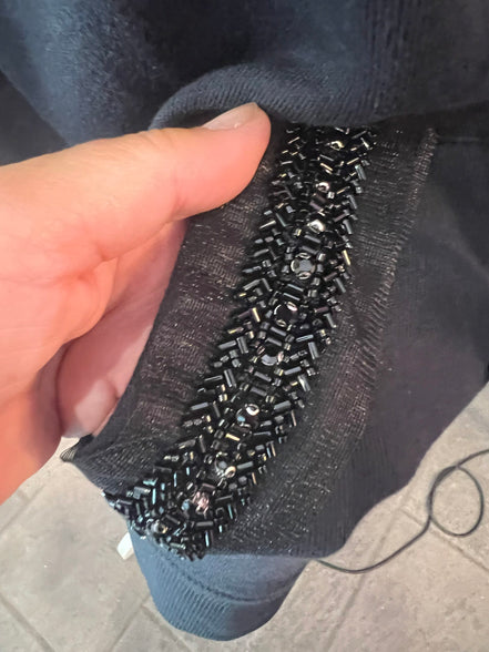 Felpa Gioiello : Felpa nera Oversize con Ricami in Paillettes e Cristalli – Lusso Couture