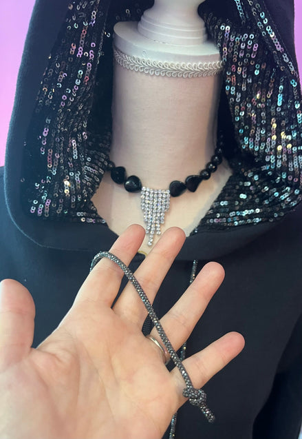 Felpa Gioiello : Felpa nera Oversize con Ricami in Paillettes e Cristalli – Lusso Couture