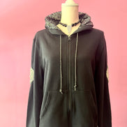 Felpa Gioiello : Felpa nera Oversize con Ricami in Paillettes e Cristalli – Lusso Couture