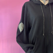 Felpa Gioiello : Felpa nera Oversize con Ricami in Paillettes e Cristalli – Lusso Couture