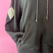 Felpa Gioiello : Felpa nera Oversize con Ricami in Paillettes e Cristalli – Lusso Couture