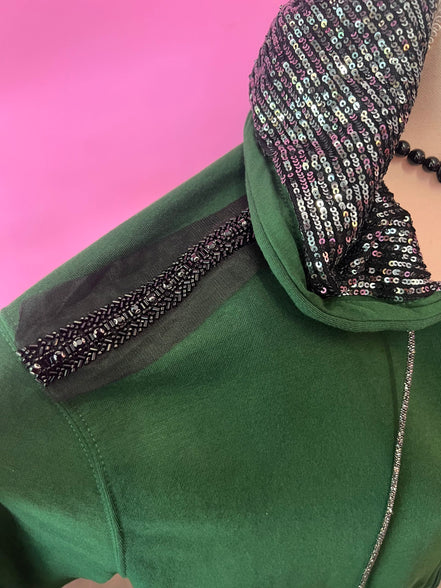 Felpa Gioiello : Felpa verde Oversize con Ricami in Paillettes e Cristalli – Lusso Couture