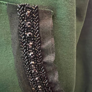 Felpa Gioiello : Felpa verde Oversize con Ricami in Paillettes e Cristalli – Lusso Couture