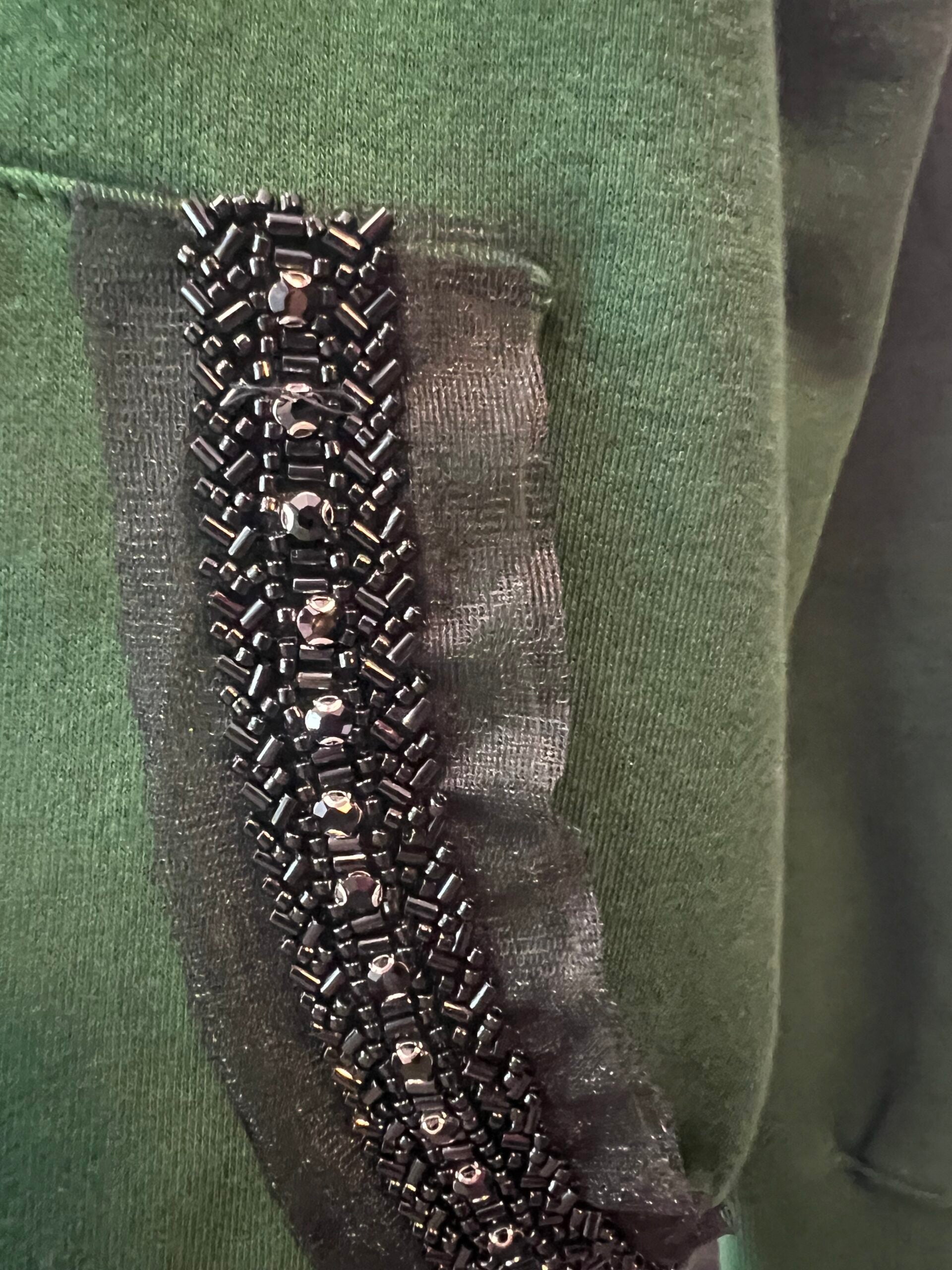 Felpa Gioiello : Felpa verde Oversize con Ricami in Paillettes e Cristalli – Lusso Couture