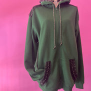 Felpa Gioiello : Felpa verde Oversize con Ricami in Paillettes e Cristalli – Lusso Couture