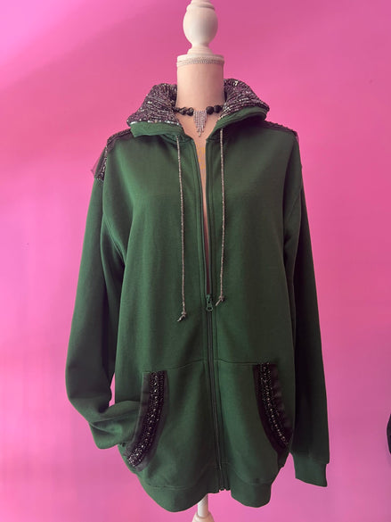 Felpa Gioiello : Felpa verde Oversize con Ricami in Paillettes e Cristalli – Lusso Couture