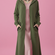Felpa lunga Gioiello : cappottino Oversize verde con Ricami in Paillettes e Cristalli – Lusso Couture